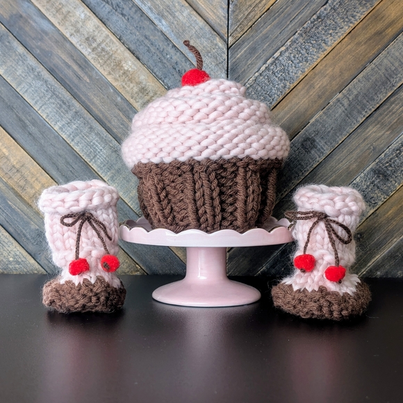 Handmade Cupcake Hat and Booties Set - Pink and Brown - Picture 4 of 4